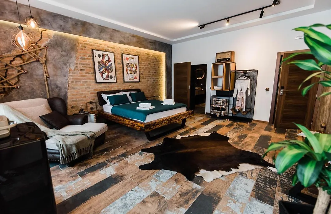 Square 19-Boutique Rooms-1