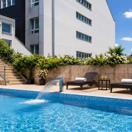 Prezident Hotel Novi Sad - Outdoor Pool & Spa-3